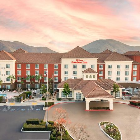 Hilton Garden Inn Fontana Luaran gambar
