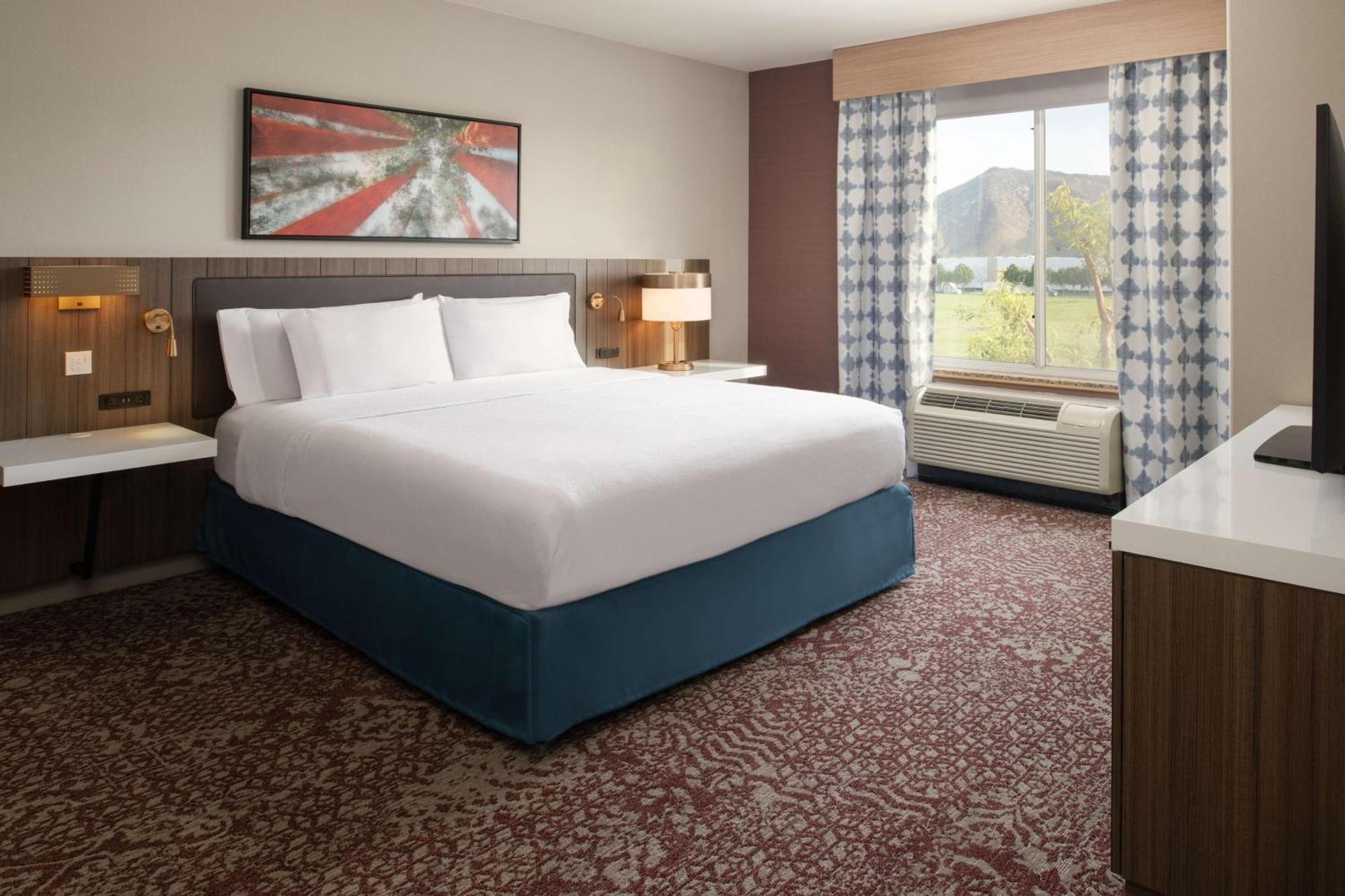 Hilton Garden Inn Fontana Luaran gambar