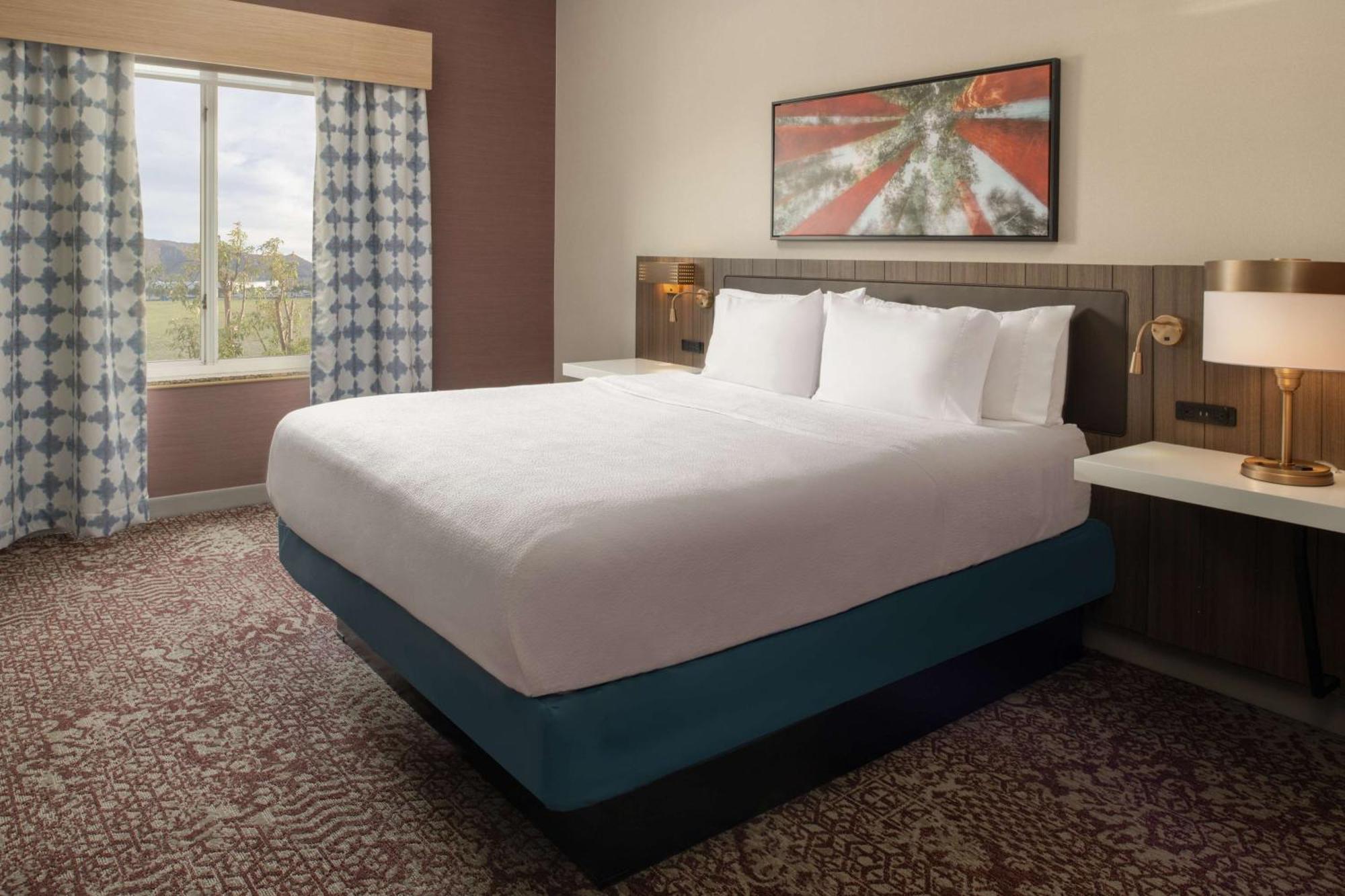 Hilton Garden Inn Fontana Luaran gambar