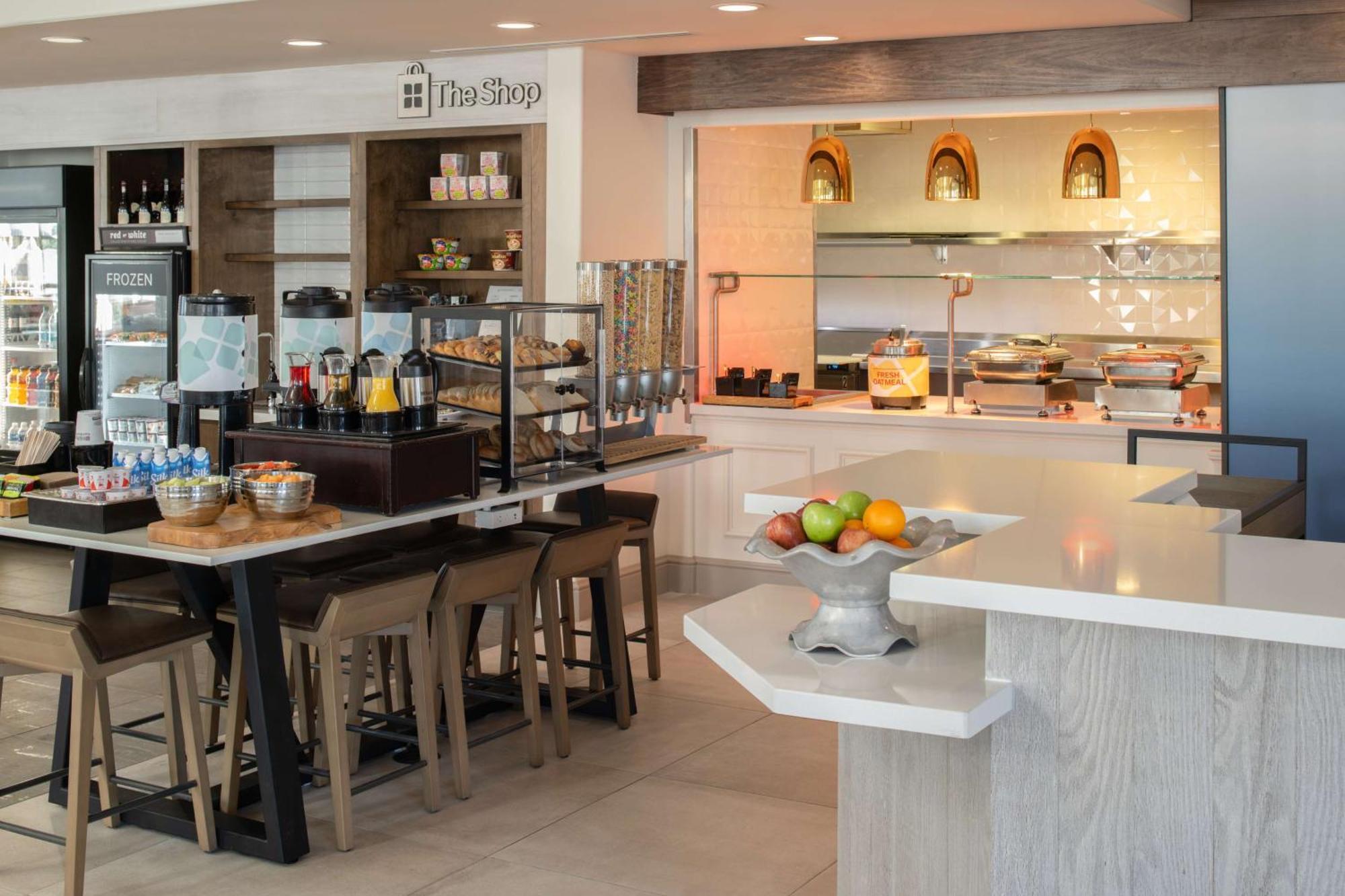 Hilton Garden Inn Fontana Luaran gambar