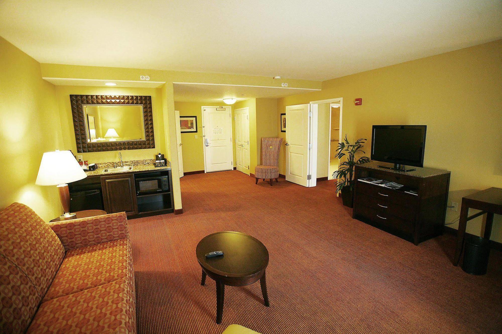 Hilton Garden Inn Fontana Bilik gambar
